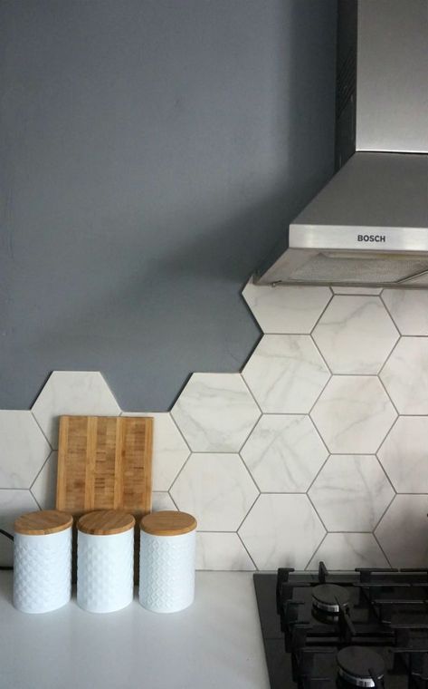 Hexagonal Wall Tiles from British Ceramic Tile: Kitchen Update Ceramic Tile Kitchen, Modern Kitchen Backsplash, Model Dapur, Kitchen Tiles Design, Tile Kitchen, Kitchen Splashback, Tiles Design, Kitchen Wall Tiles, Hexagon Tiles