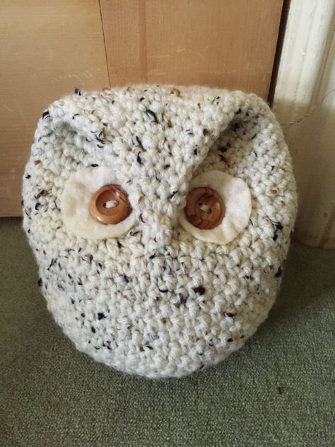 Chubby Owl doorstop and family! crochet project by Sharron P | LoveCrafts Doorstop Pattern Free, Door Stopper Diy, Owl Doorstop, Doorstop Pattern, Owl Door, Knitted Owl, Plastic Craft, Crochet Owl, Crochet Quilt