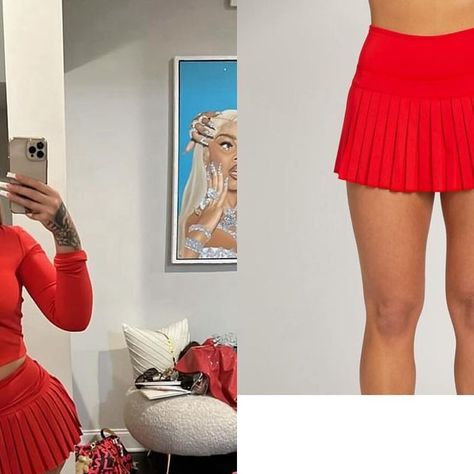 𝐋𝐀𝐓𝐓𝐎’𝐒 𝐒𝐓𝐘𝐋𝐄 ᥫ᭡ | 👩🏽‍💻𝐀𝐥𝐞𝐱𝐢𝐚🍭 on Instagram: "@latto777 via instagram story (2024)

@goldhinge “Candy Red Pleated Tennis Skirt”($50) [ similar to her skirt]

@chanelofficial “Chanel Jumbo Classic Double Flap Red Caviar Light Gold Hardware”(Resale price $8k)

@nike x @supremenewyork “Shox Ride SP 2 in Speedy Red”($344)

#lattoworerobe #shoes #fashionstyle #red #outfitoftheday #ootdfashion #explorepage #latto777 #stylish #fashionlover #lattosfashion #viral #youtube #fashion #outfit #celebstyle" Red Caviar, Chanel Jumbo, Candy Red, Pleated Tennis Skirt, Red Candy, Tennis Skirt, Fashion Outfit, Ootd Fashion, Fashion Lover