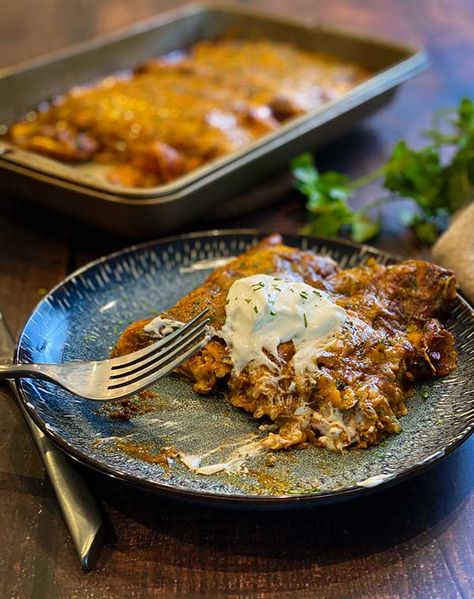 Chicken And Cheese Enchiladas, Outdoor Recipes, Chicken Mole, Chicken And Cheese, Grill Outdoor, Bbq Side Dishes, Bbq Side, Enchilada Recipe, Homemade Enchilada Sauce