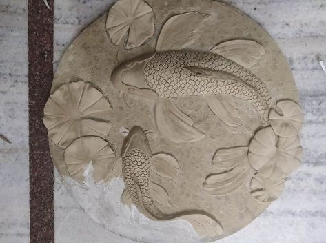 Koi Fish Relief Sculpture, Relief Sculpture Clay, Relief Tile, Mural Art Design, Plaster Sculpture, Clay Wall Art, Pottery Handbuilding, Relief Sculpture, Plaster Art