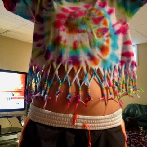 DIY tie dye shirts!!!! Tie Dye Shirt Diy, Pride Tie Dye, Diy Tie Dye, Beaded Sleeves, Ty Dye, Redo Clothes, Diy Tie Dye Designs, Tie Dye Patterns Diy, Cut Tee Shirts