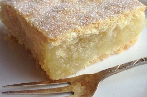 Apple Shortcake, Apple Slice Recipe, Friday Food, Apple Slice, Apple Recipes Easy, Tray Bake Recipes, Irish Food, Apple Dessert Recipes, Apple Crisp Recipes