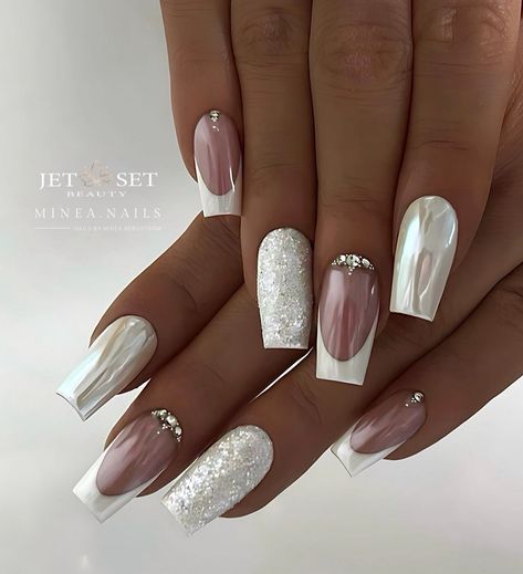 Smart Nails, White Chrome Nails, Elegant Touch Nails, Unghie Nail Art, Chrome Nails Designs, Fancy Nails Designs, Glamour Nails, Nails Design With Rhinestones, Unique Acrylic Nails