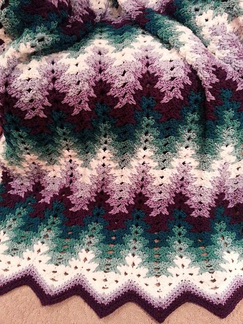 My Ripple Blanket Free Crochet Pattern Uncinetto Zig Zag, Ripple Afghan Pattern, Crochet Ripple Afghan, Crochet Ripple Pattern, Crochet Ripple Blanket, Ripple Blanket, Ripple Afghan, Ripple Pattern, Crochet Afghan Patterns