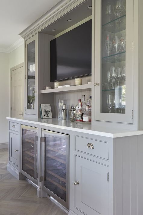 Built In Wall Units With Bar, Bar Room Off Kitchen, Kitchens With Wet Bars, Tv Unit Kitchen, Kitchen Media Unit, Bar Area Off Kitchen, Media Unit Kitchen, Kitchen Media Wall Ideas, Media Wall With Drinks Cabinet