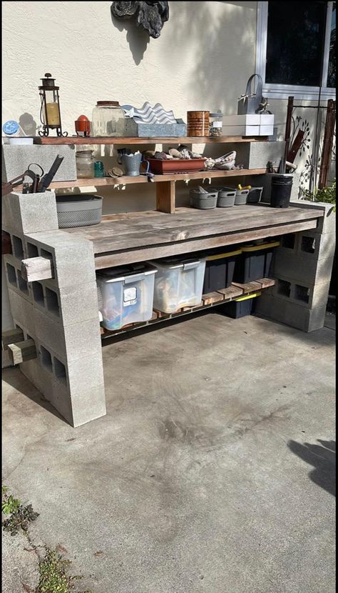 Diy Potting Table Cinder Blocks, Cinder Block Garden Table, Cinder Block Tiered Plant Shelves, Cinderblock Garden Ideas, Cinder Block Ideas Outdoors, Cinder Block Potting Table, Cinderblock Outdoor Kitchen, Cinder Block Kitchen, Cinder Block Potting Bench