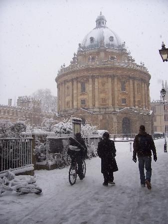 Oxford Oxford Christmas, Oxford Aesthetic, Winter Academia, Inspector Morse, Oxford City, Lodge Hotel, Oxfordshire England, England Aesthetic, Oxford England