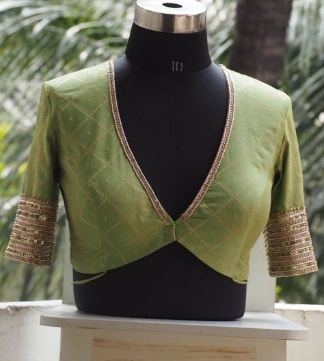 Sleeveless Blouse Designs, Blouse Designs High Neck, मेहंदी डिजाइन, Blouse Designs Catalogue, Backless Blouse Designs, New Saree Blouse Designs, Latest Model Blouse Designs, Traditional Blouse Designs, Fashionable Saree Blouse Designs