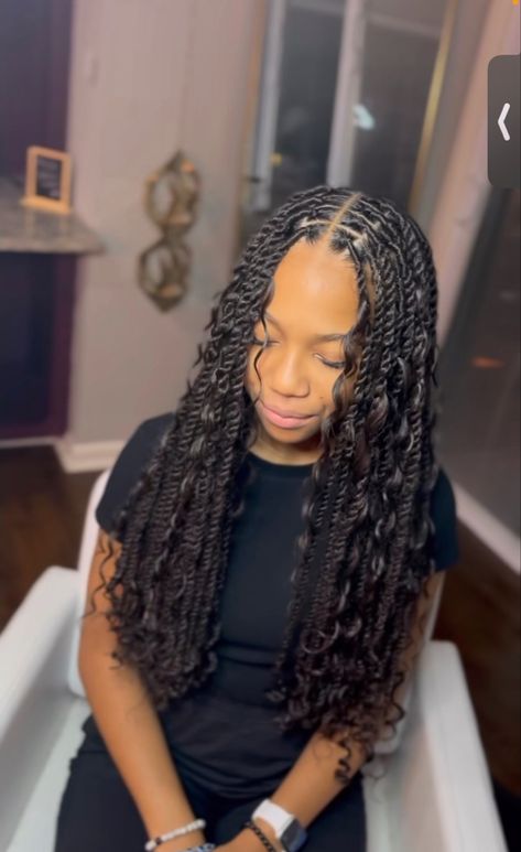 Off Black Braids, Boho Twists Medium, Island Twist With Curls Short, Boho Hair Medium Length, Short Boho Senegalese Twist, Island Twist Mid Back, Island Twist Medium Length, Medium Boho Island Twist, Short Boho Island Twist