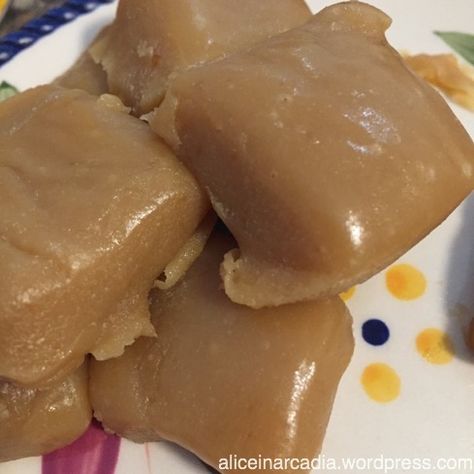 Caramel Recipe No Corn Syrup, Soft Caramel Recipe, Easy Caramel Recipe, Chewy Caramels Recipe, Caramel From Condensed Milk, Carmel Recipe, Soft Caramels Recipe, Caramel Candies Recipe, Soft Caramels