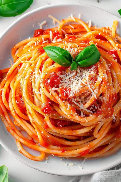 Pasta Pomodoro - Insanely Good Pasta Pomodoro Recipe, Light Tomato Sauce, Pomodoro Pasta, Spaghetti Pomodoro, Tomatoe Sauce, Spaghetti Al Pomodoro, Pomodoro Sauce, Pasta Al Pomodoro, Pasta Pomodoro