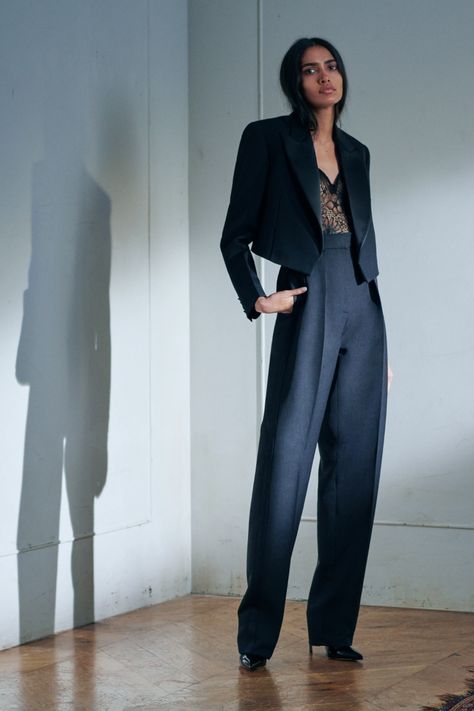 Victoria Beckham Resort 2021 Collection - Vogue Victoria Beckham Collection, Lace Bustier Top, Victoria Beckham Style, Lace Bustier, Vogue Russia, Cropped Blazer, Bustier Top, Wide Legs, Girl Style