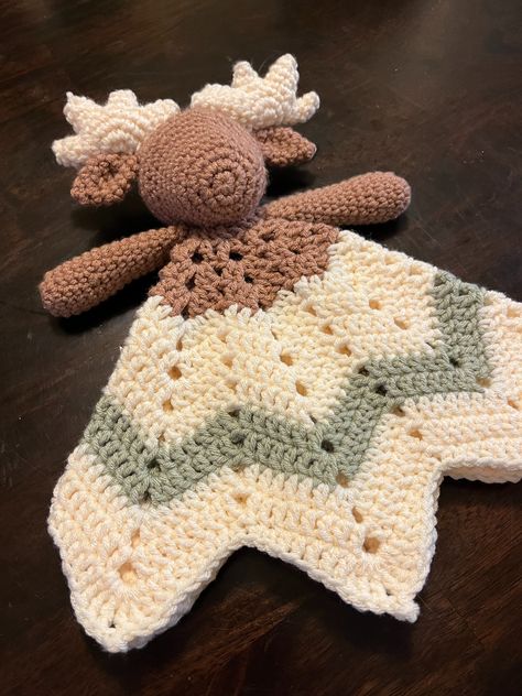 Miles the Moose Crochet Lovey Pattern Crochet Moose Lovey, Last Minute Baby Shower Gift, Amigurumi Lovey, Crochet Amiguri, Moose Crochet, Crochet Lovey Pattern, Easy Baby Shower Gift, Lovey Blanket Pattern, Crochet Moose