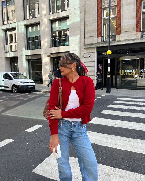 Red Top Blue Jeans Outfit, Red And Denim Outfits, Red Heels Outfit, Red Shirt Outfits, Blue Denim Jeans Outfit, Jeans Heels Outfit, Denim Jeans Outfit, Nyc Outfits, Denim Heels