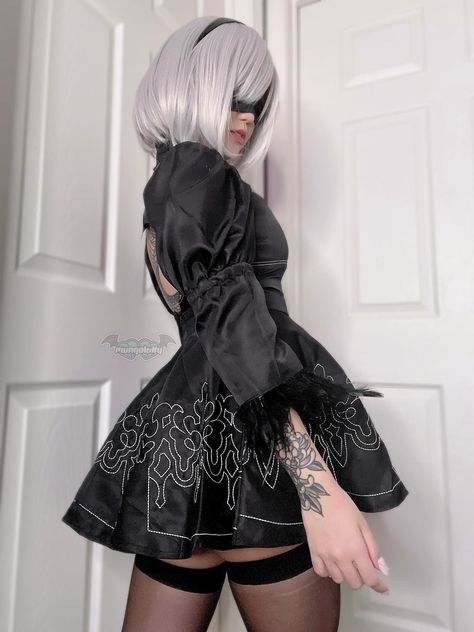 @lmcvxo • 2B from NieR: Automata 🩶 • Threads 2b Nier Automata Cosplay, 2b Nier Automata, Nier Automata Cosplay, 2b Cosplay, 2b Nier Autómata, Maid Cosplay, Nier Automata, Dark Fantasy, Anime Art