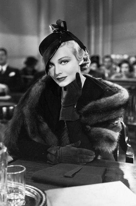 Madeleine Carroll 39 Steps, Vintage Hollywood Glamour, Lana Turner, Mae West, 30s Fashion, Lauren Bacall, Actrices Hollywood, Retro Mode, 1930s Fashion