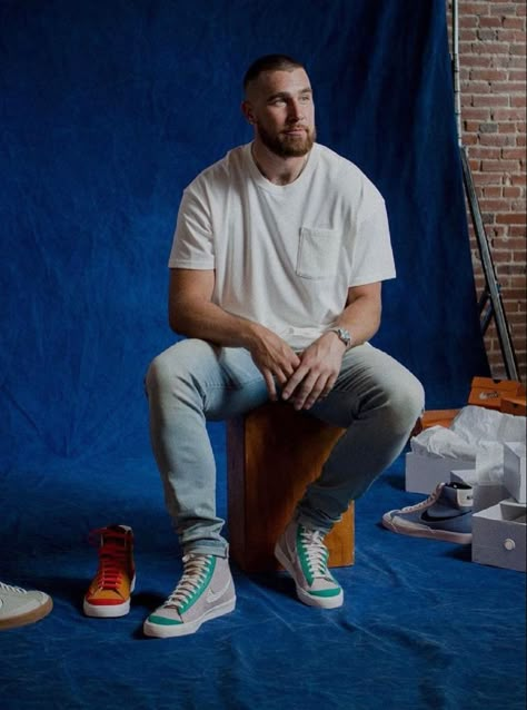 Travis Kelce Style Outfits, Travis Kelce Fashion, Travis Kelce Outfits, Travis Kelce Style, Chiefs Party, Kelce Brothers, Bae Style, Travis Taylor, Happy Gilmore