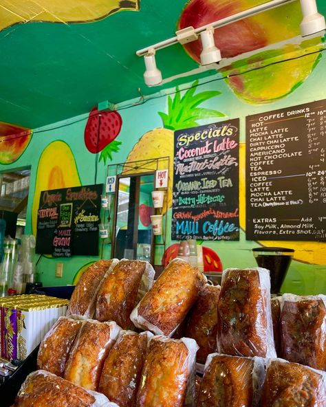 Hawaii Local Aesthetic, Coffee Shop On The Beach, Hawaii Coffee Shop, Beach Shop Aesthetic, Hawaii Smoothie, Tropical Coffee Shop, Beach Cafe Aesthetic, Smoothie Shack, Hawaii Cafe