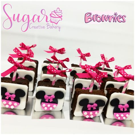 Brownies Browniepops minnie mouse @sugarcreativebakery Minnie Mouse Brownies, Minnie Birthday Party, Bakery Products, Minnie Birthday, Mickey Y Minnie, Buttercream Cake, Brownies, Butter Cream, Fondant