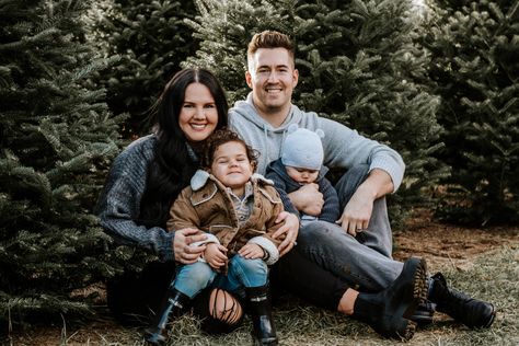 Christmas Tree Farm Photo Shoot Family Mini Sessions, Family Christmas Tree Pictures, Christmas Tree Farm Photo Shoot Family, Family Christmas Tree Farm Pictures, Tree Farm Minis, Christmas Tree Farm Pictures, Tree Farm Pictures, Tree Farm Photo Shoot, Christmas Tree Farm Photo Shoot