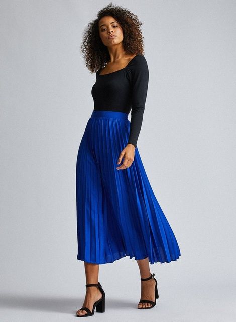 Womens **Tall Cobalt Blue Pleated Skirt- Cobalt Royal Blue Midi Skirt Outfit, Royal Blue Pleated Skirt Outfit, Pleated Blue Skirt Outfit, Royal Blue Skirt Outfit Ideas, Royal Blue Skirt Outfit, Blue Pleated Skirt Outfit, Blue And Black Outfit, Blue Skirt Outfit, Cobalt Blue Outfit