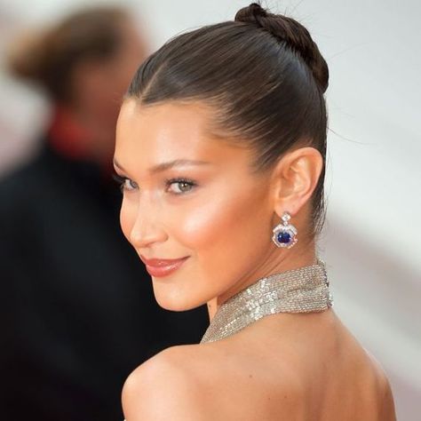 Bella Hadid Updo, Bella Hadid Bun, Bella Hadid Hairstyles, Red Carpet Hair Updo, Bella Hadid Hair, Hottest Haircuts, Haircuts For 2023, Inspiring Hairstyles, Hot Haircuts