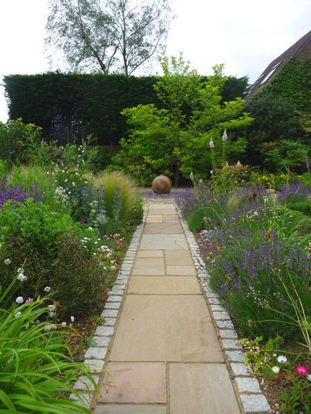 A beautiful Arts and Crafts garden containing original oak sculptures by Julian Tatlock Garden Design. 1930s Garden Design, 1930s Garden, Driveway Art, Design Scrapbook, Front Gardens, Driveway Design, 1930s House, Arts And Crafts House, Easy Arts And Crafts