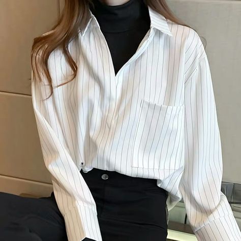 Brand New Turtle Neck And White Shirt Outfit, Turtle Neck With Button Up Shirt, Korean Fashion Business Casual, Collar Shirts Outfits, White V-neck Blouse For Business Casual, White V-neck Top For Office, White Business Casual Blouse, Casual White Blouse For Office Wear, White Casual Blouse For Business Casual