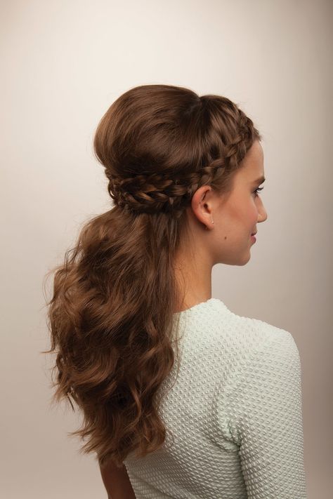 Half Crown Braid • Free tutorial with pictures on how to style a crown braid in under 10 minutes Half Crown Braid, Hairstyle Crown, Half Crown Braids, Crown Braid Updo, Braided Crown Hairstyles, Half Crown, Dance Hair, Hairstyles Braid, Braided Hairdo