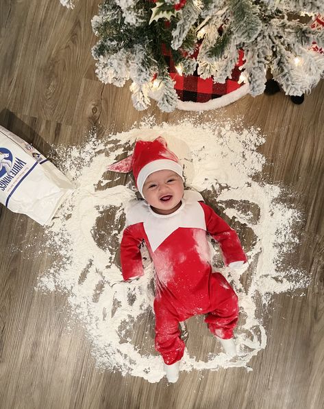 Elf On The Shelf Baby, Photo Bb, Baby Christmas Photos, Baby Milestone Photos, Elf On A Shelf, Dressers Makeover, Baby Milestone, Baby Milestones, Photo Idea