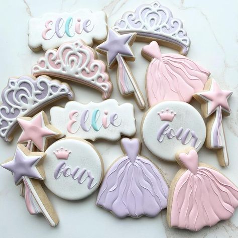 Princess Themed Cookies Royal Icing, Princess Tea Party Cookies, King And Queen Birthday Party Ideas, Princess Cookies Royal Icing, Princess Crown Cookies Decorated, Princess Cookies Disney, Disney Castle Cookies, Disney Princess Birthday Cookies, Princess Decorated Cookies