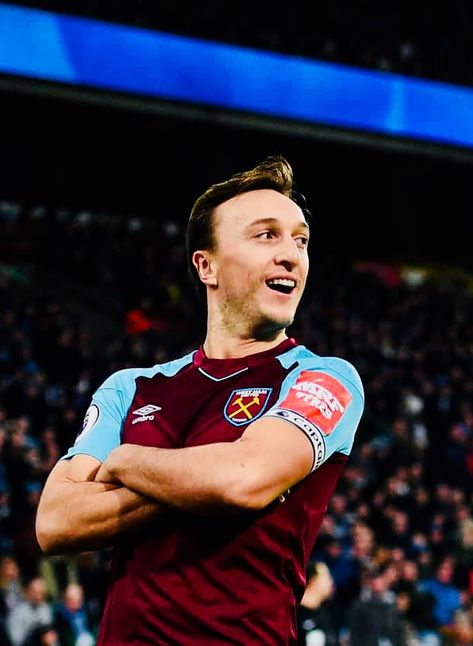 West Ham Players, Mark Noble, West Ham United Fc, Sports Hero, Blowing Bubbles, West Ham United, Football Program, West Ham, Hammers