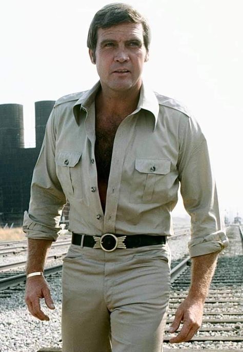 Six Million Dollar Man, Lee Majors, Science Fiction Series, Bionic Woman, Steve Austin, Masculine Men, Famous Americans, Million Dollar, Man Photo