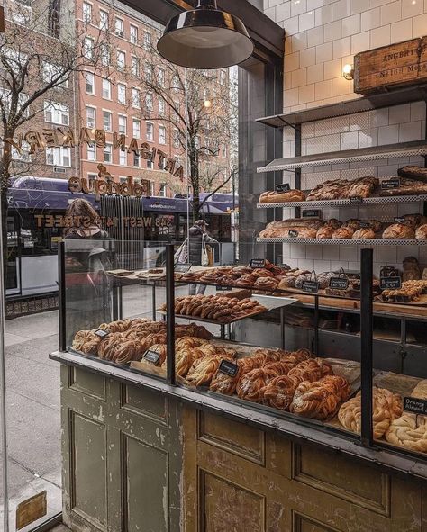 Vintage Bakery Aesthetic, Coffee Shop Designs, Old Bakery, Boutique Patisserie, Butik Design, Bakery Aesthetic, Cardamom Buns, Vintage Bakery, Bakery Shop Design