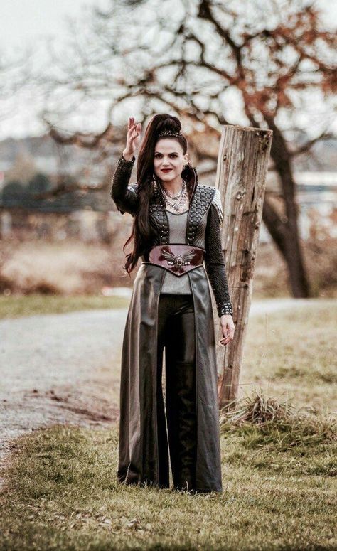 Ouat Regina, Regina Ouat, Queen Outfits, Evil Queens, The Evil Queen, Once Up A Time, Swan Queen, Queen Outfit, Regina Mills