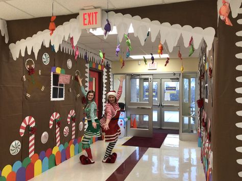 School decorating contest Diy Christmas School Hallway Decorations, Christmas Corridor Decorations School, School Lobby Christmas Decor, Christmas Themed School Hallways, School Hallway Christmas Decorations Elementary, Gingerbread Christmas Decor School, Christmas Decor Ideas School Hallway, Gingerbread Hallway Decorations School, School Hallway Christmas Decor