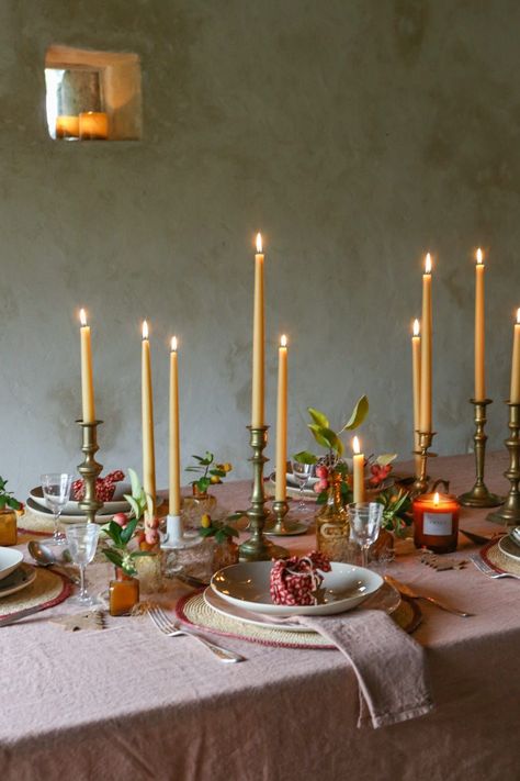 Brass Kitchen Table, Vintage Tableware Table Settings, Old Antique Decor, Vintage Dining Table Decor, Antique Christmas Decor Ideas, Christmas Inspo Decor, Athena Moodboard, Textiles Photoshoot, Autumnal Interiors