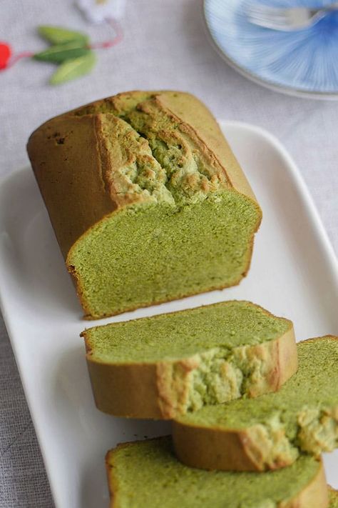 Matcha Cream Cheese, Matcha Dessert Recipes, Desserts Japonais, Green Tea Dessert, Matcha Cream, Matcha Green Tea Recipes, Cheese Pound Cake, Green Tea Cake, Matcha Dessert