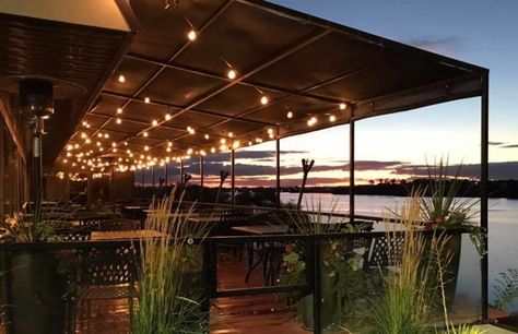 7 Lakeside Restaurants In Washington You Simply Must Visit This Time Of Year Lakeside Restaurant Design, Lake Bar, Lake Restaurant, Lakehouse Exterior, Lakeside Cafe, Realistic Wedding, Lakeside Restaurant, Architectural Concept, Washington Travel