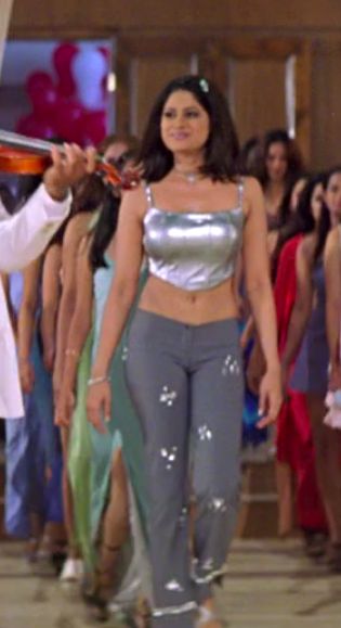 shamita shetty  in mohabbatein Samita Shetty, 90s Bollywood Fashion, Shamita Shetty, 90s Bollywood, Vintage Bollywood, Bollywood Fashion, Desi Beauty, How To Feel Beautiful, Fitness Inspo