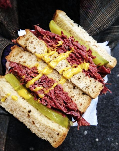 7 Excellent Deli Sandwiches You Can Make At Home | https://www.tailwindapp.com/dashboard/publisher/queue/posts/scheduled Deli Sandwiches Recipes, Homemade Pastrami, Salt Beef, Best Sandwich Recipes, Pastrami Sandwich, Deli Sandwiches, Borough Market, Deli Food, Beef Sandwich