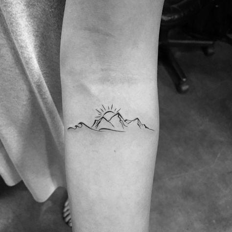 Waves with Mountain and Sun. Thank you @priscilla.nguyen trusting me to do your first tattoo. It was good to see you!🤗 If you want… Tato Flash, Tatuagem Masculina Pequena, Japanese Tattoos, Tiny Tattoo, Mountain Tattoo, Waves Tattoo, Sun Tattoo, Harry Potter Quotes, Sister Tattoos