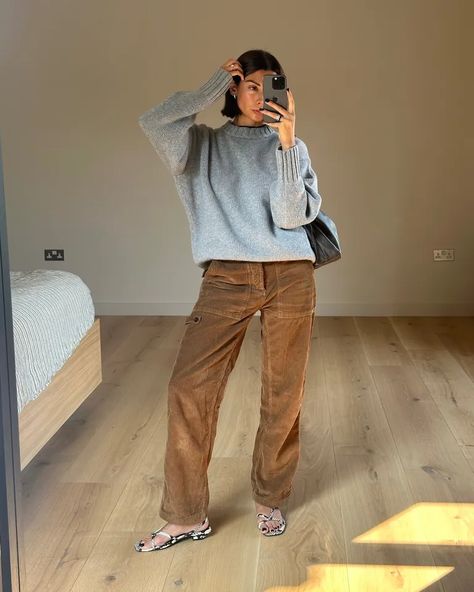 51 On-Trend Corduroy Fashion Items to Shop This Fall & Winter | Who What Wear Chic Winter Fashion, Corduroy Fashion, Corduroy Pants Outfit, Chic Winter Style, The Sleeper, Runway Outfits, Suede Blazer, Suede Pants, It Girls