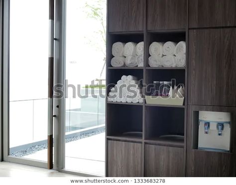 Gym Design Interior, Club Luxury, Gym Water Bottle, Hotel Corridor, Gym Club, Saint Ann, Gym Lockers, Towel Shelf, Gym Towel