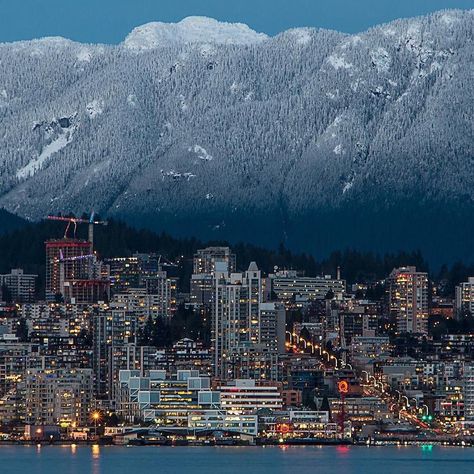 Vancouver's North Shore on a wintry afternoon in December | Photo: @seaside_signs by inside_vancouver Vancouver Skyline, Vancouver Travel, Vancouver City, Canada Road Trip, Weather Underground, North Vancouver, The Mountains Are Calling, British Columbia Canada, Vancouver Canada