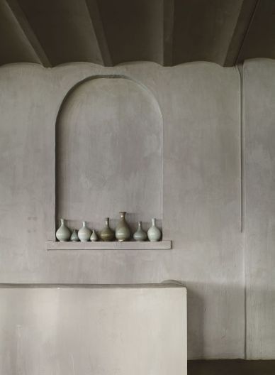 Axel Vervoordt Wabi, Axel Vervoordt, Wabi Sabi Decor, Concrete Walls, Wabi Sabi Style, Minimal Decor, Wall Finishes, World Of Interiors, Vanuatu