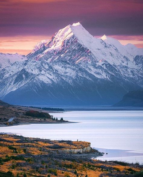 Katherine Machamer🌊 (@itsawonderfulregram) • Instagram photos and videos Aoraki Mount Cook National Park, Mount Cook National Park, New Zealand Tourist Attractions, Mount Cook New Zealand, Nz Landscape, Aoraki Mount Cook, Poster Reference, Nature Tourism, Mount Cook