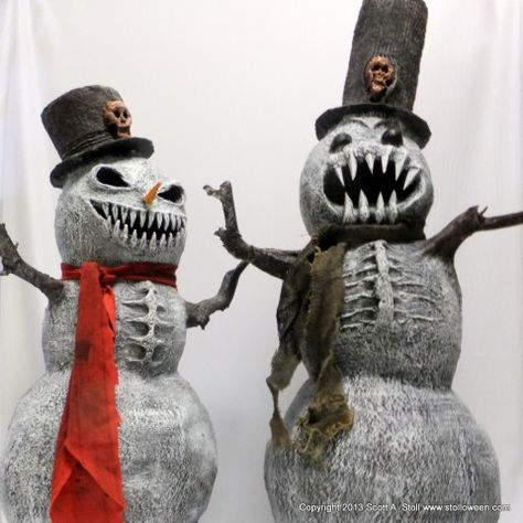 zombie snowman class at Stolloween in Midland, MI... I so wanna go!!! Creepy Christmas Decor, Scary Christmas Decorations, Creepy Christmas Decorations, Halloween Snowman, Gothic Christmas Decorations, Creepy Snowman, Scary Snowman, Evil Christmas, Zombie Christmas