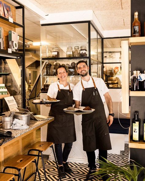 Bakery Behind The Scenes, Restaurant Staff Photography, Aesthetic Bakery, Open Kitchen Restaurant, Staff Photography, Atelier Ideas, Bakery Branding, Brand Shoot, Food Spot